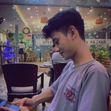 Vương Phạm Văn (Viva)